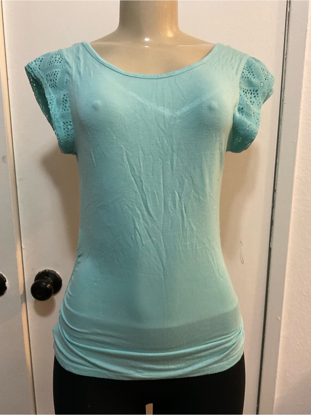 Glitz women’s Mint Crochet Sleeve Scoop Neck Top size M